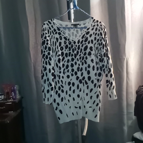 Sweater - Picture 1 of 5